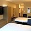 Holiday Inn Express & Suites Marquette By IHG