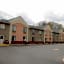 Howard Johnson by Wyndham Allentown/Dorney Hotel & Suites