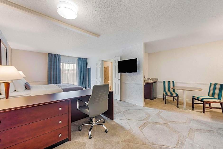 The Blu Hotel Blue Ash Cincinnati, Ascend Hotel Collection