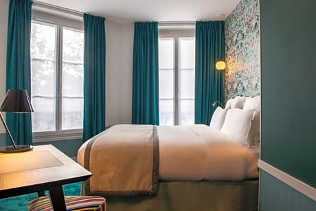 Family Room (2 communicating superior rooms)