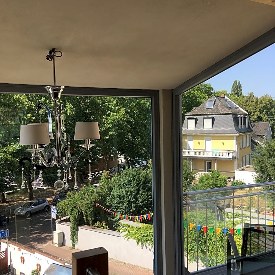 Schmuckkästle am Hafen