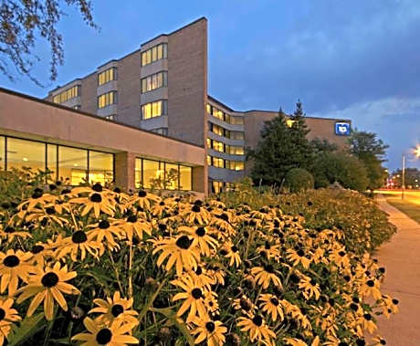 Hotel Mead and Conference Center