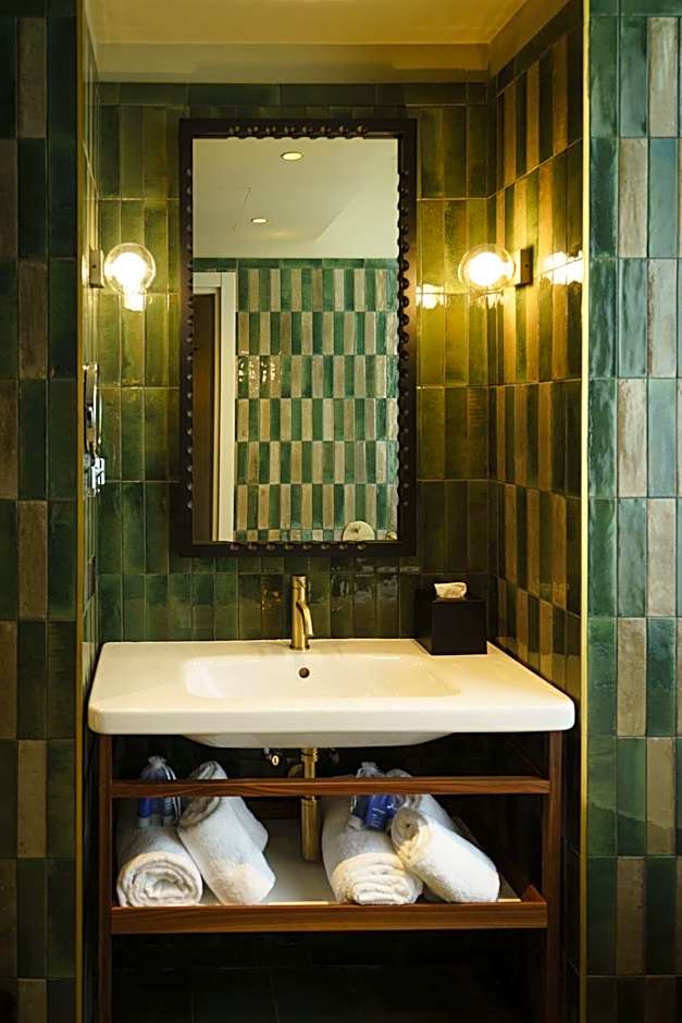 Hotel Gounod Fully Renovated