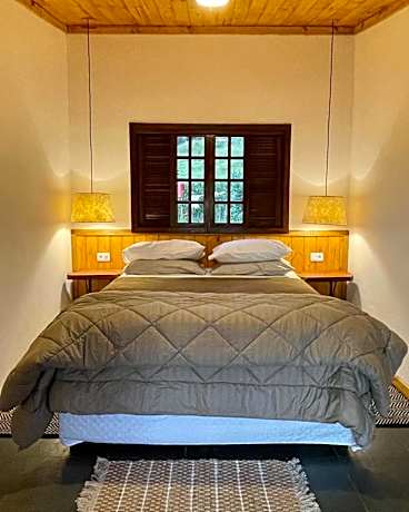 Deluxe Queen Suite