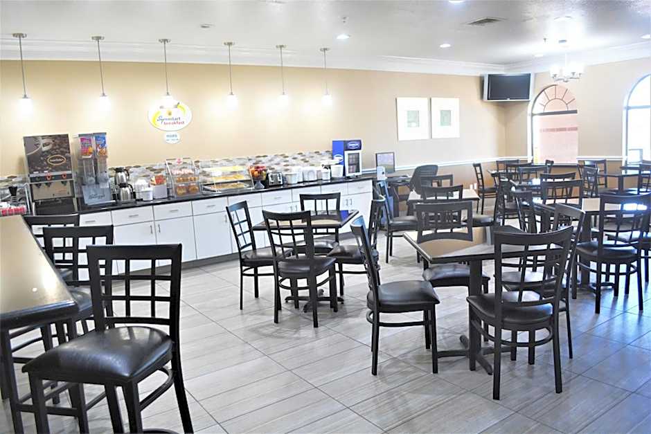 Super 8 by Wyndham Galveston