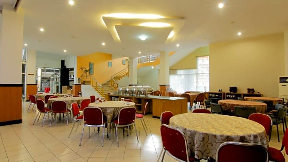 University Hotel by ZUZU