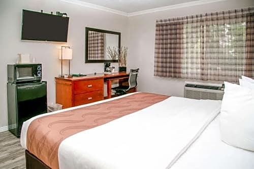 Quality Inn & Suites Thousand Oaks - US101