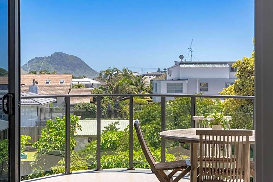 The Reef Beachfront Apartments