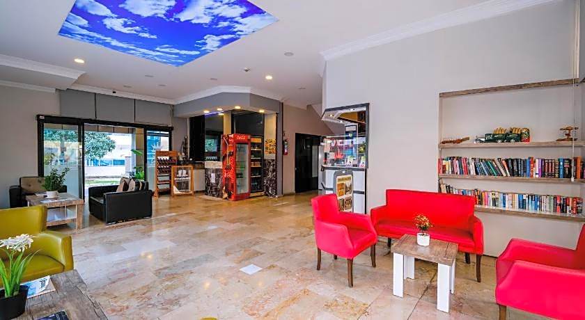 Cleopatra King Apart