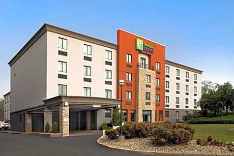 Holiday Inn Express Boston  Saugus By IHG