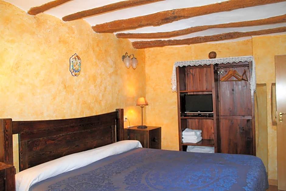 La Bodega Del Camino aka Albergue On TheLe