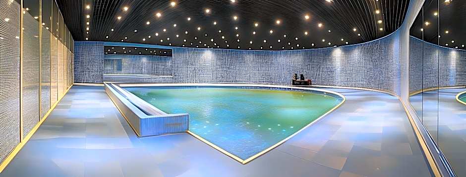Chinggis Khaan Hotel