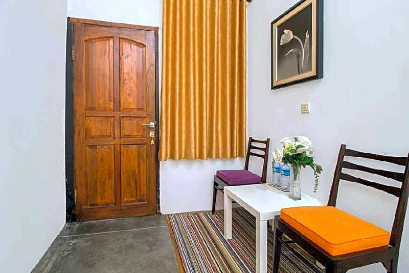 RedDoorz @ Radio Dalam