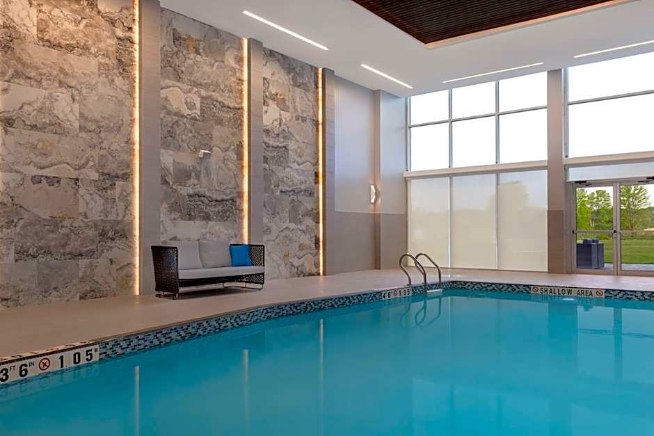 DoubleTree by Hilton Kingston