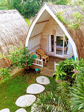 Bungalow with Garden View