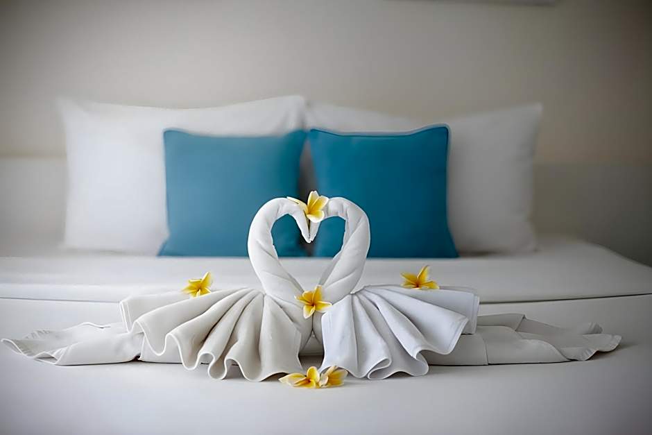 Paras Paros Marina Lodge