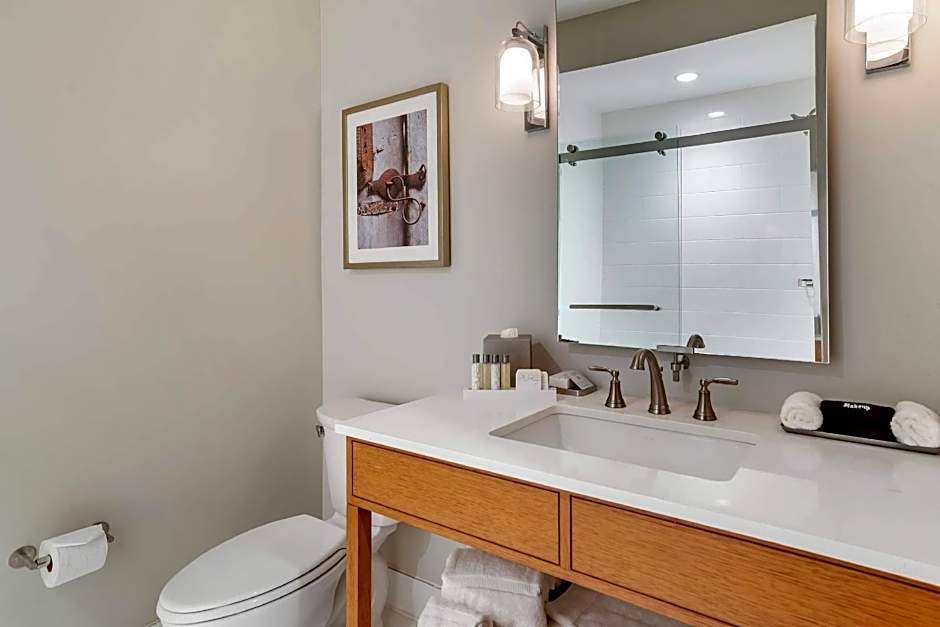 Lyric Hotel West End, Trademark Collection by Wyndham