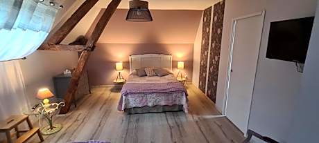 Quadruple Room with Private Bathroom