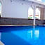 Thi Long Phung Hotel