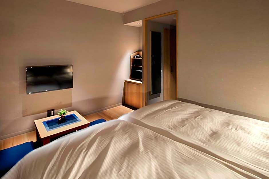 ALPHABED INN Takamatsuekimae