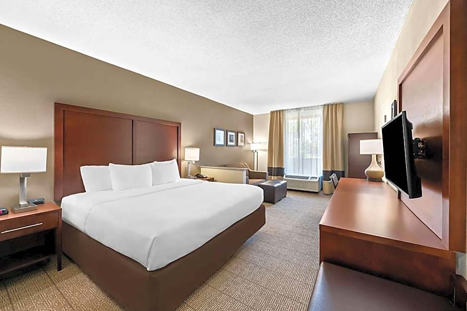 Comfort Inn & Suites Durham near Duke University