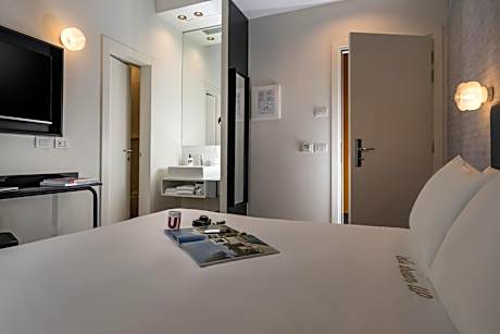 Basic Double Room with Balcony