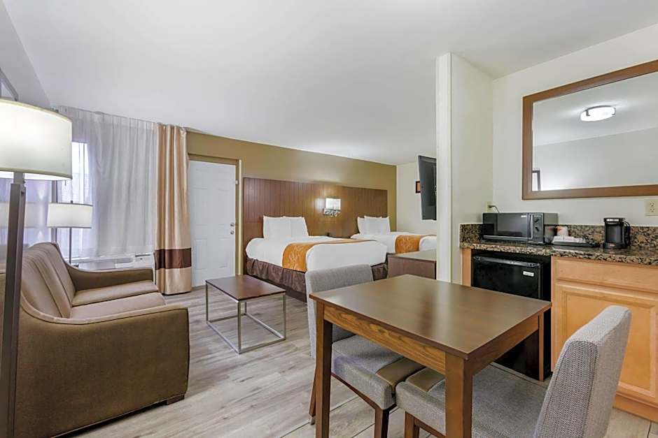 Comfort Suites Tucson near Sabino Canyon