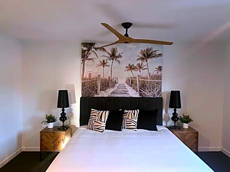 Three-Bedroom Apartment with Ensuite Bathroom