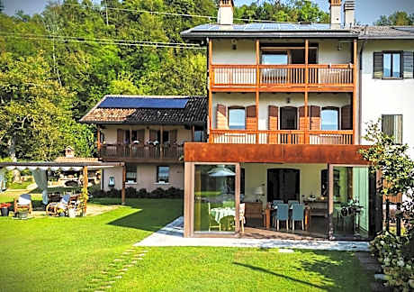 Deluxe Double or Twin Room with Pool View