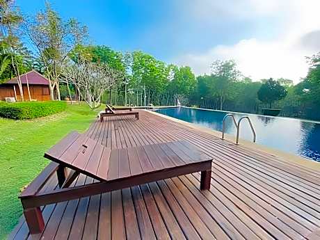 Baanwangnamkeaw Lodge