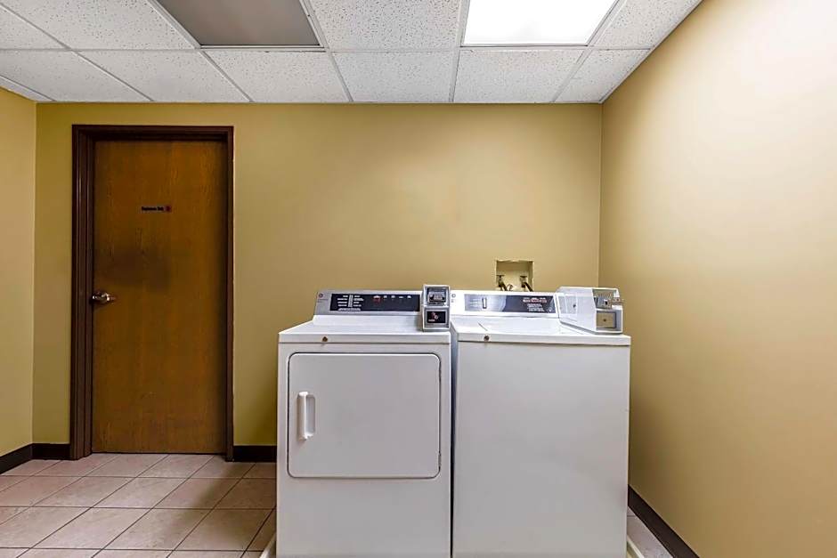 Econo Lodge Inn & Suites Dickson
