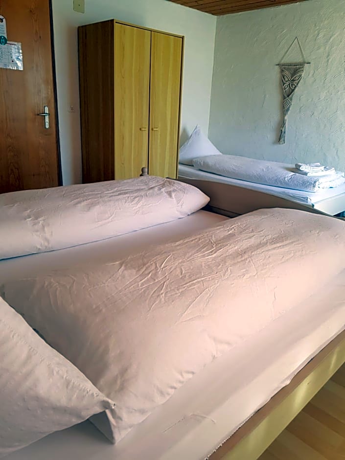 Gasthof Schoenegg B&B