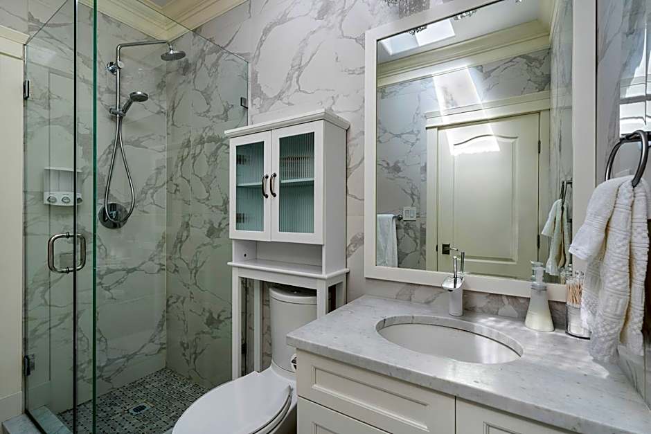 Luxurious Multi-Family Home in Vancouver West, 10 Mins Downtown