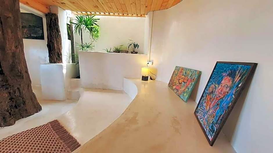 Maliblues Bed & Art Gallery