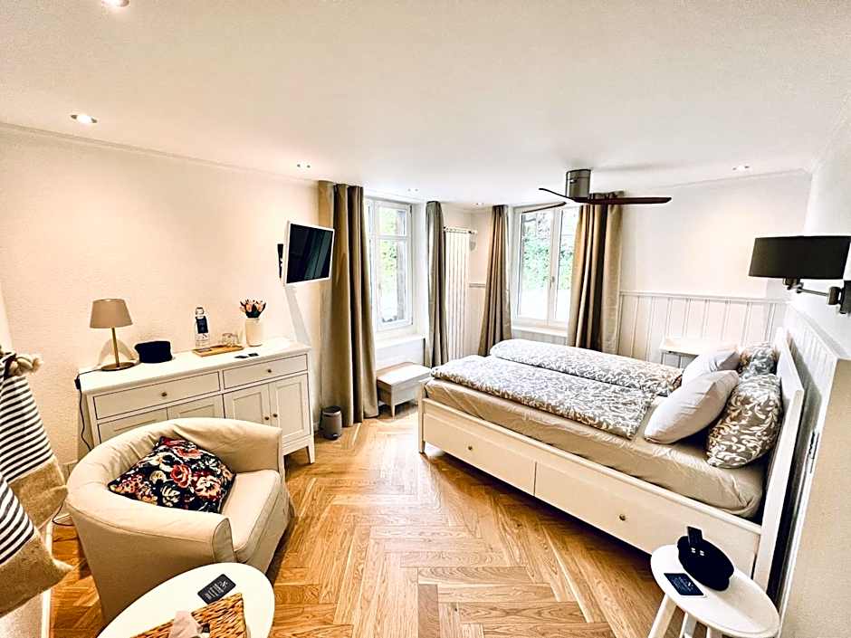 Boutique Hotel Niesenblick - direkt am Thunersee gelegen mit SELF CHECK IN & digitaler Rezeption
