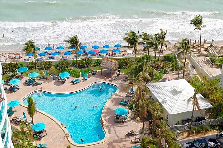 Tides Apt on Hollywood Beach