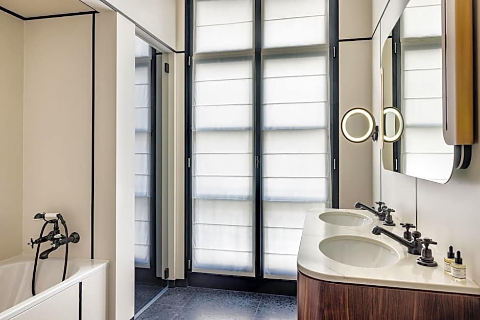 Pavillon Faubourg Saint-Germain & Spa