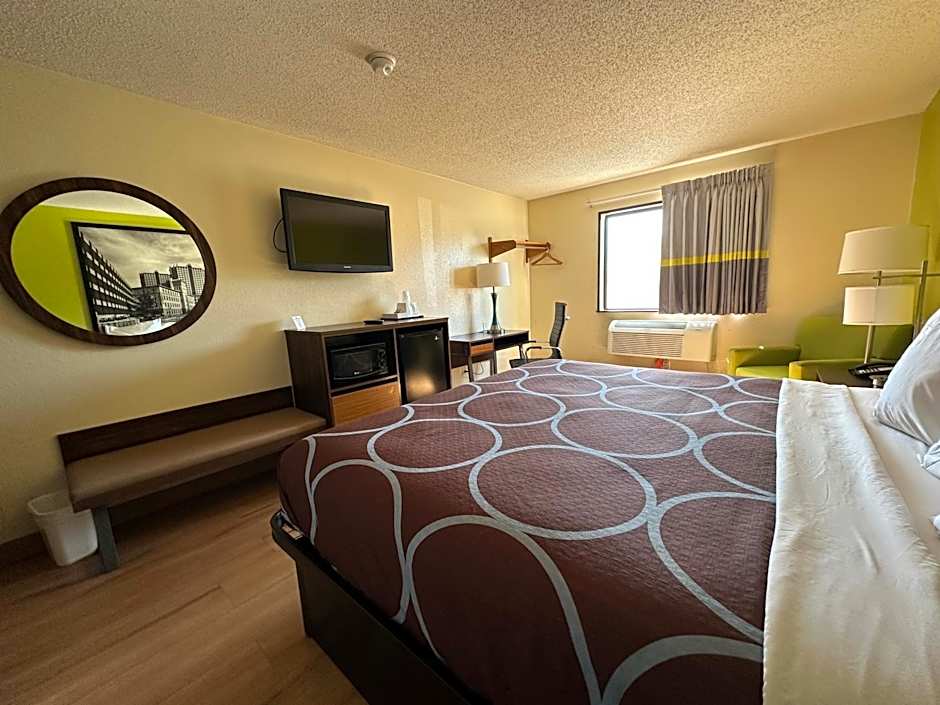 Super 8 by Wyndham Farmville