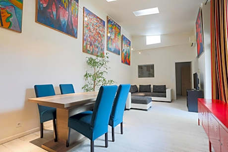 Paris East Side Lodge