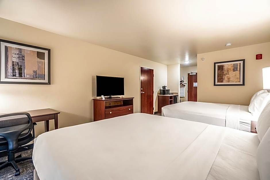 Cobblestone Hotel & Suites - Newport