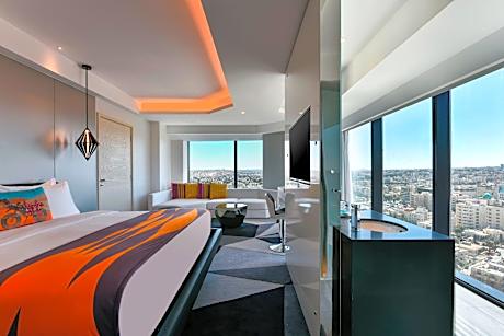 Supreme, Suite, Bedroom 1: 1 King, Bedroom 2: 2 Twin