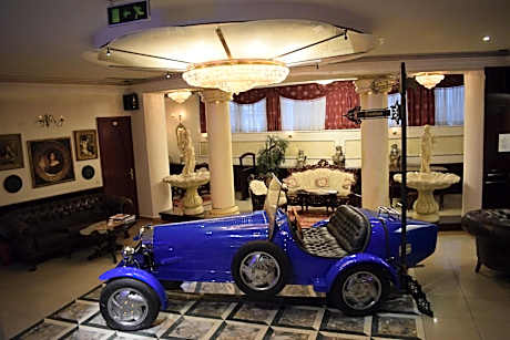 Queen's Astoria Design Hotel