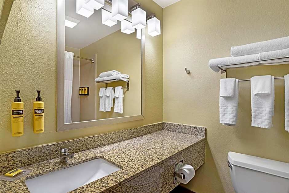 Best Western Plus Executive Hotel And Suites