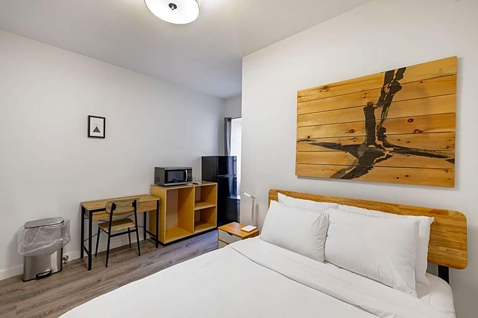 Hotel 27 by LuxUrban