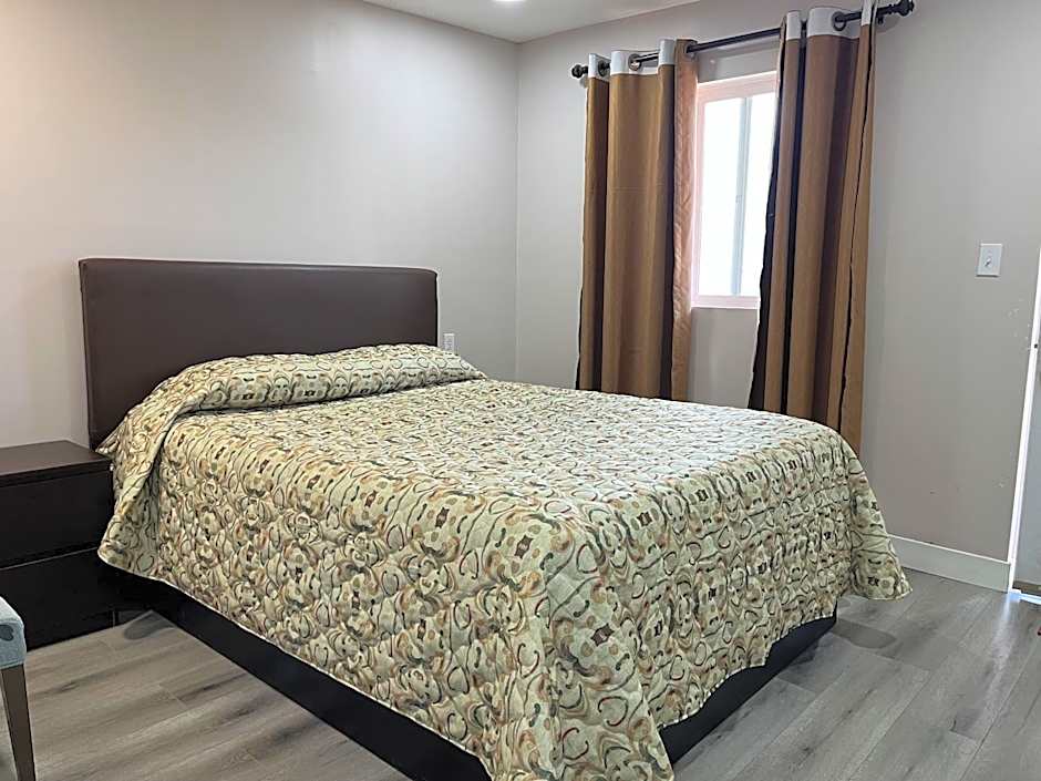 Photo 1 of 6 of Double Room