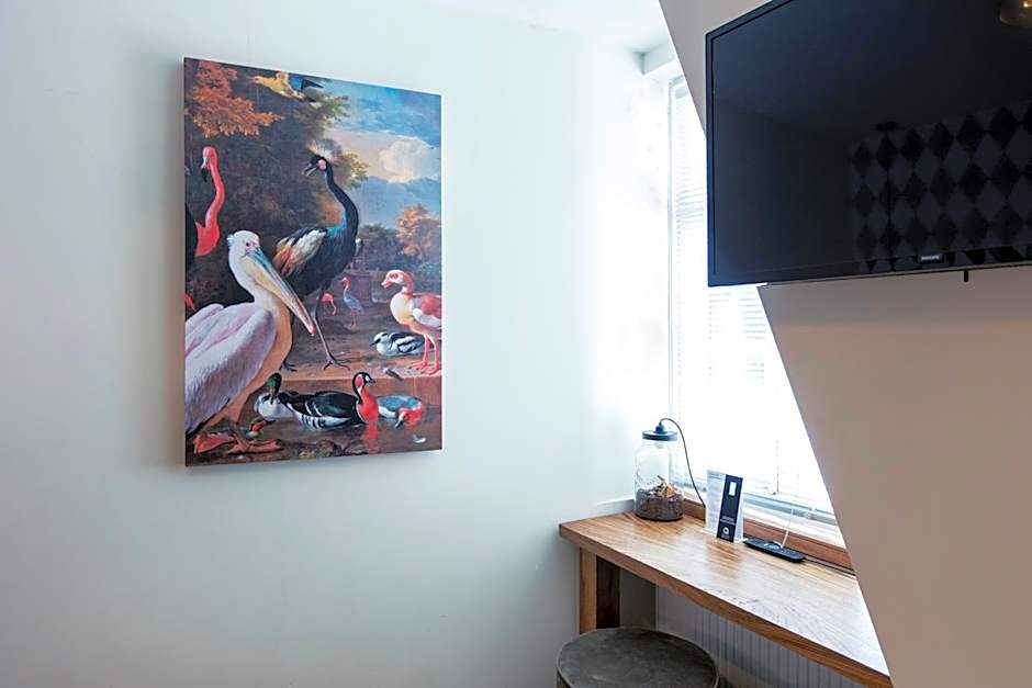 Quentin Golden Bear Hotel