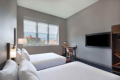 Corner Queen Room with Two Queen Beds