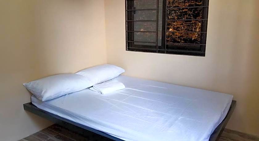 RedDoorz @ JJ & KAYE APARTMENT