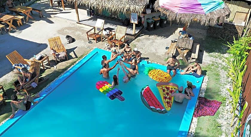 Mad Monkey Hostel Siargao