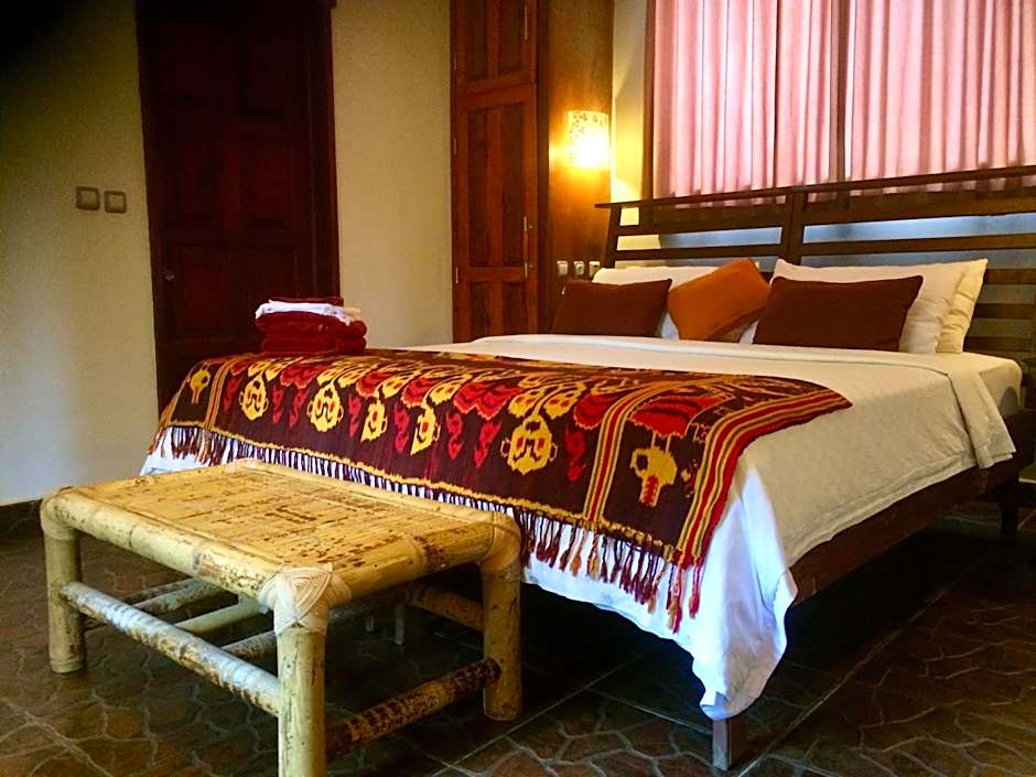 Lutwala Bungalows and Private Villa